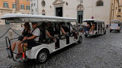 Major city eyes crackdown on golf cart tours as furious locals push back Education Perth