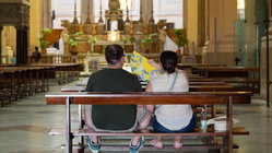 Tourist's church clothing hack leaves travelers sharply divided over sacred-site etiquette Education Perth